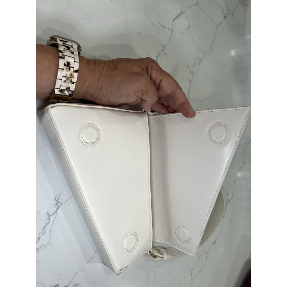 Madison West TRIANGLE BAG MEDIUM - White Uniques Triangular Shape